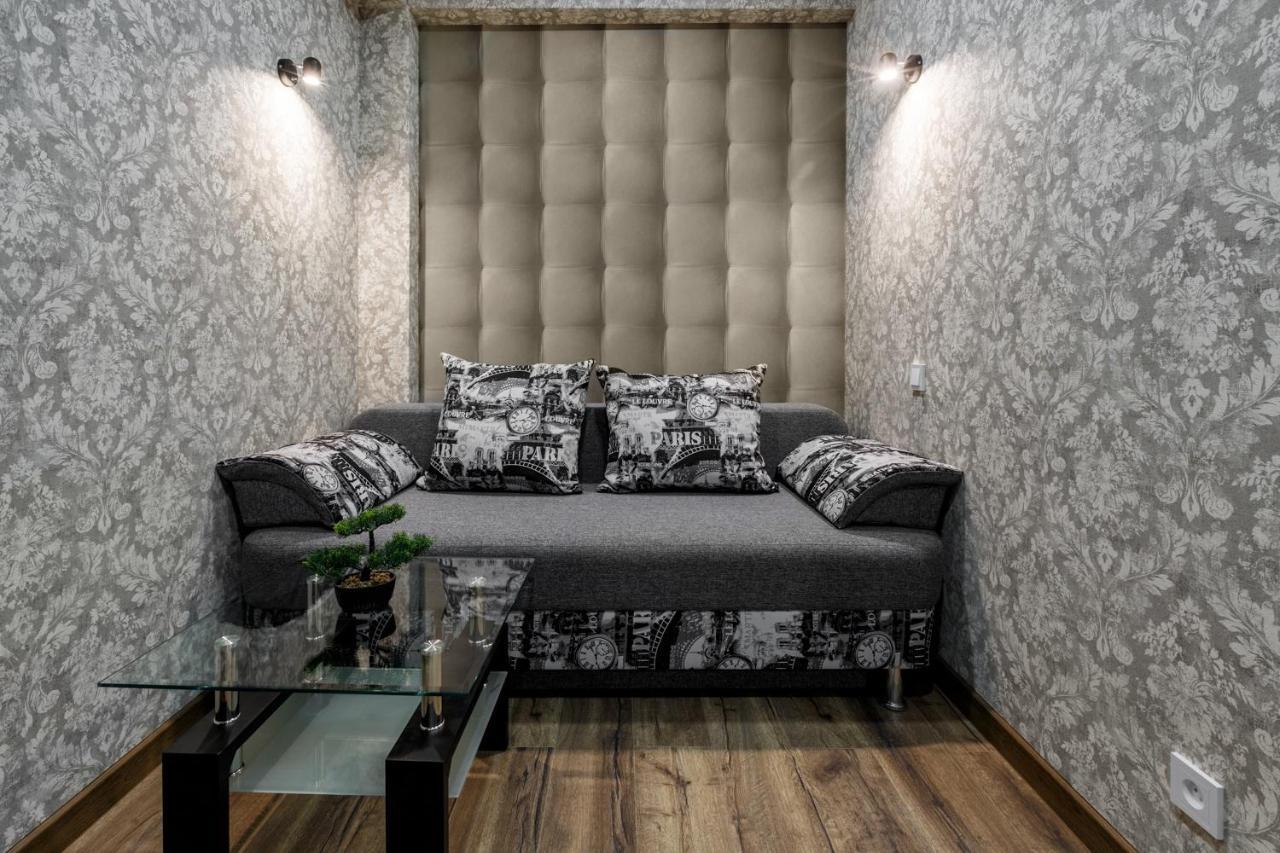 Apartment In The Center! Panoramic Windows! Fireplace! تشيسيناو المظهر الخارجي الصورة